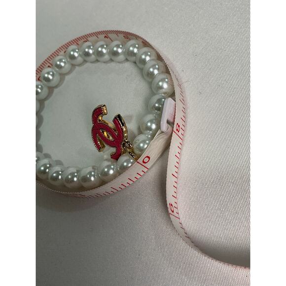 Chanel faux Pearl Bracelet - Picture 4 of 5